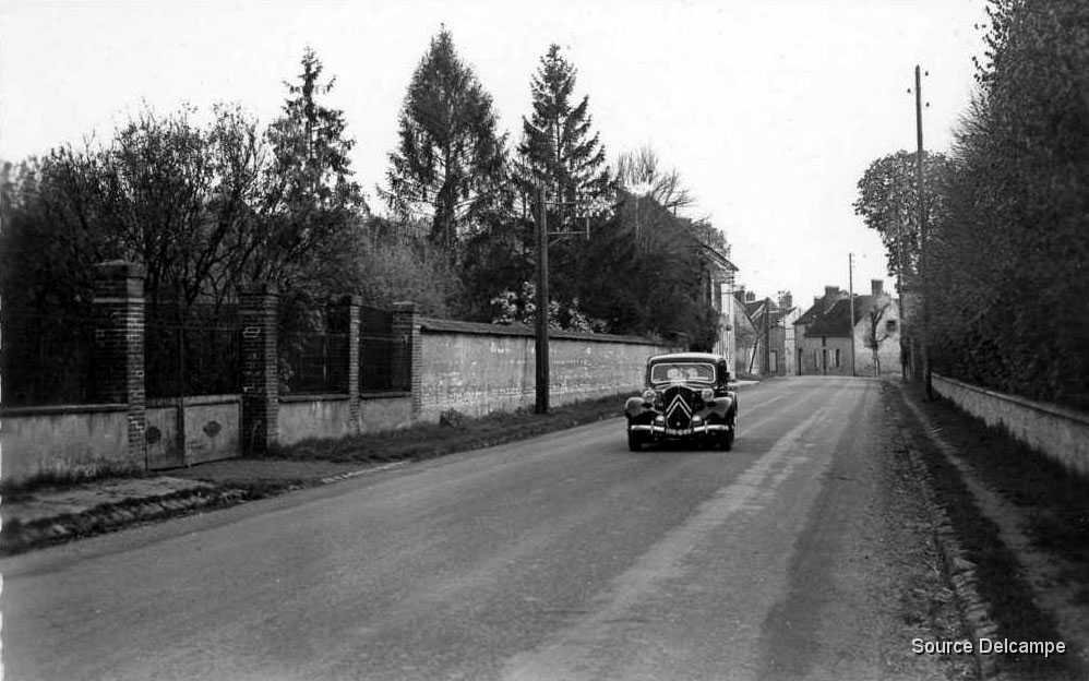 89 Aillant Sur Tholon La Route d Auxerre.jpg